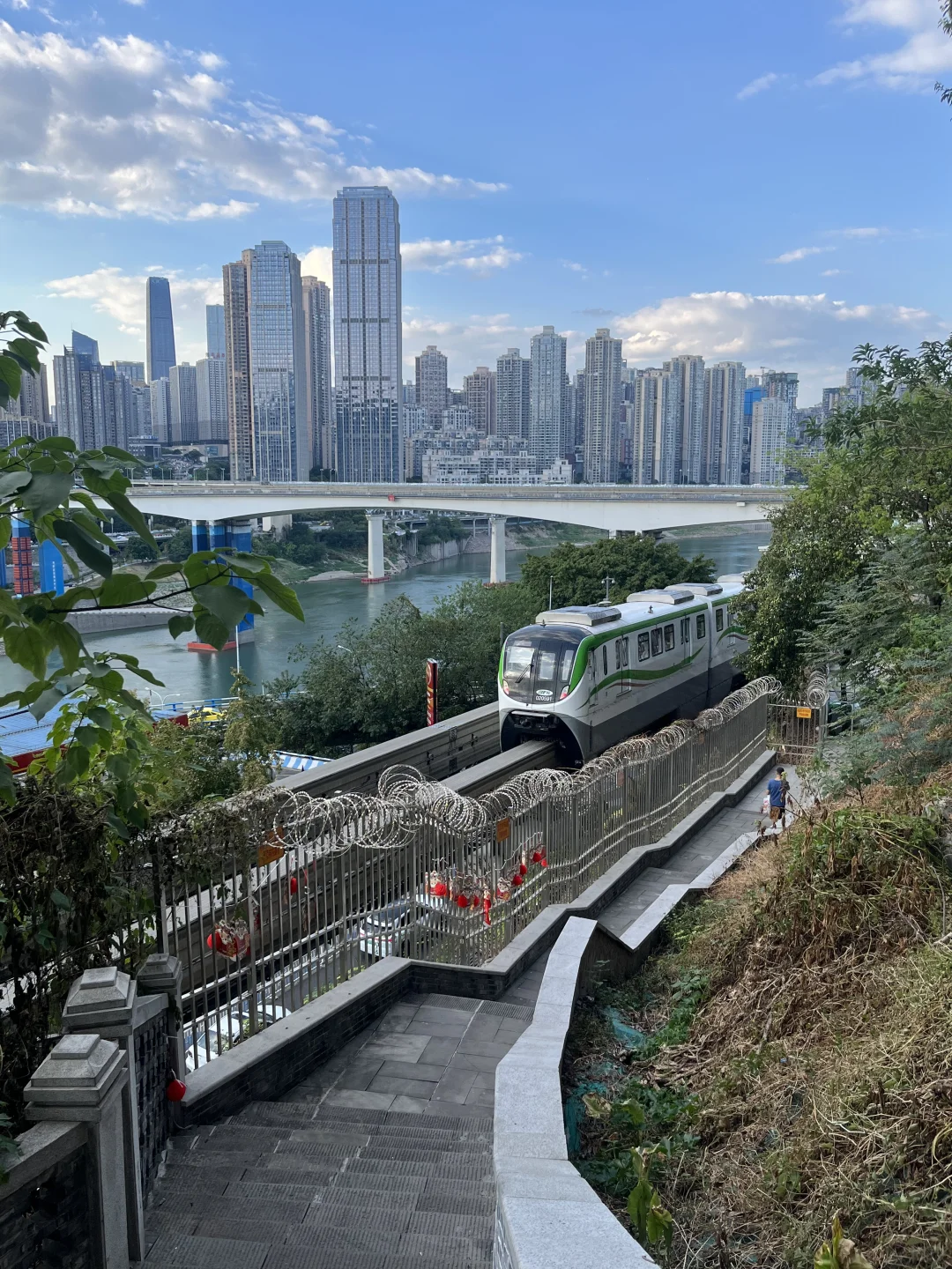 事实证明，来重庆不看地图真的会被绕晕😵‍💫