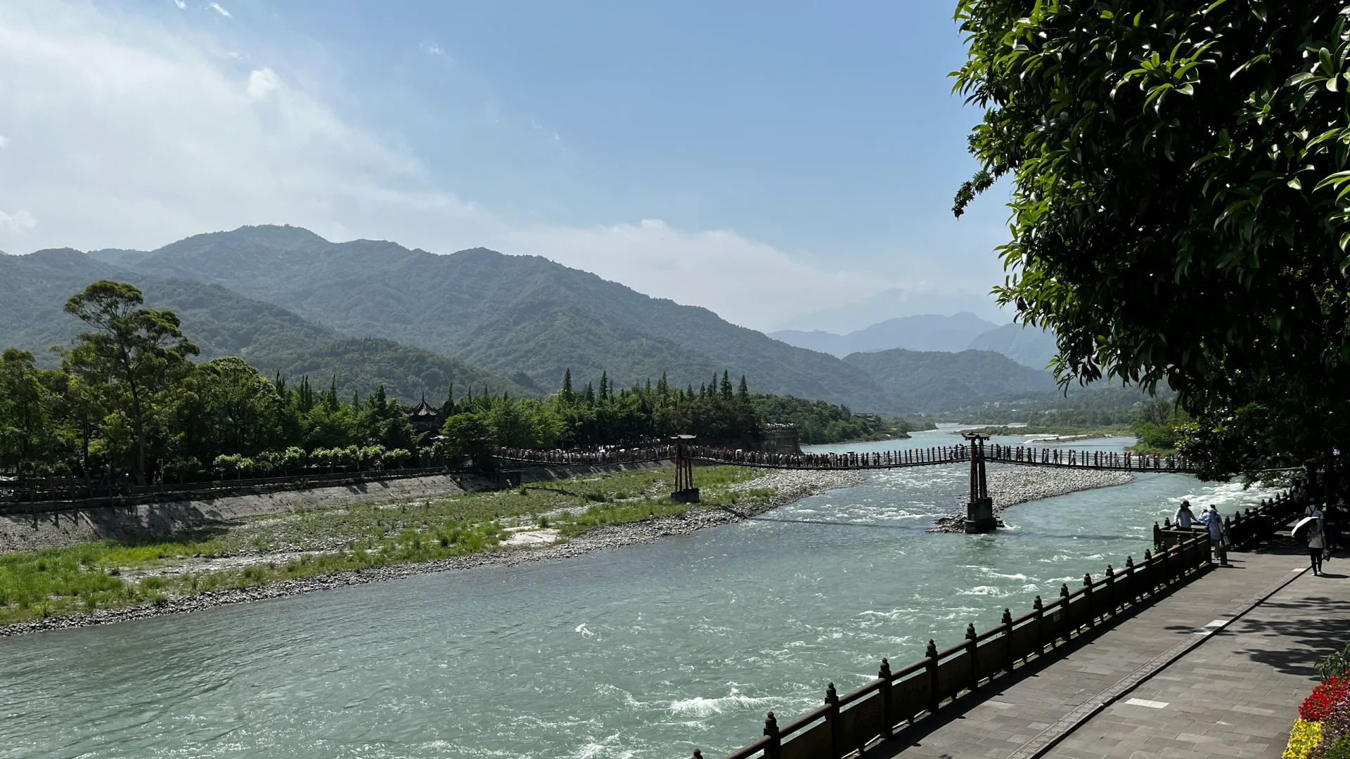 拜水都江堰，到此一游，打卡了。city walk