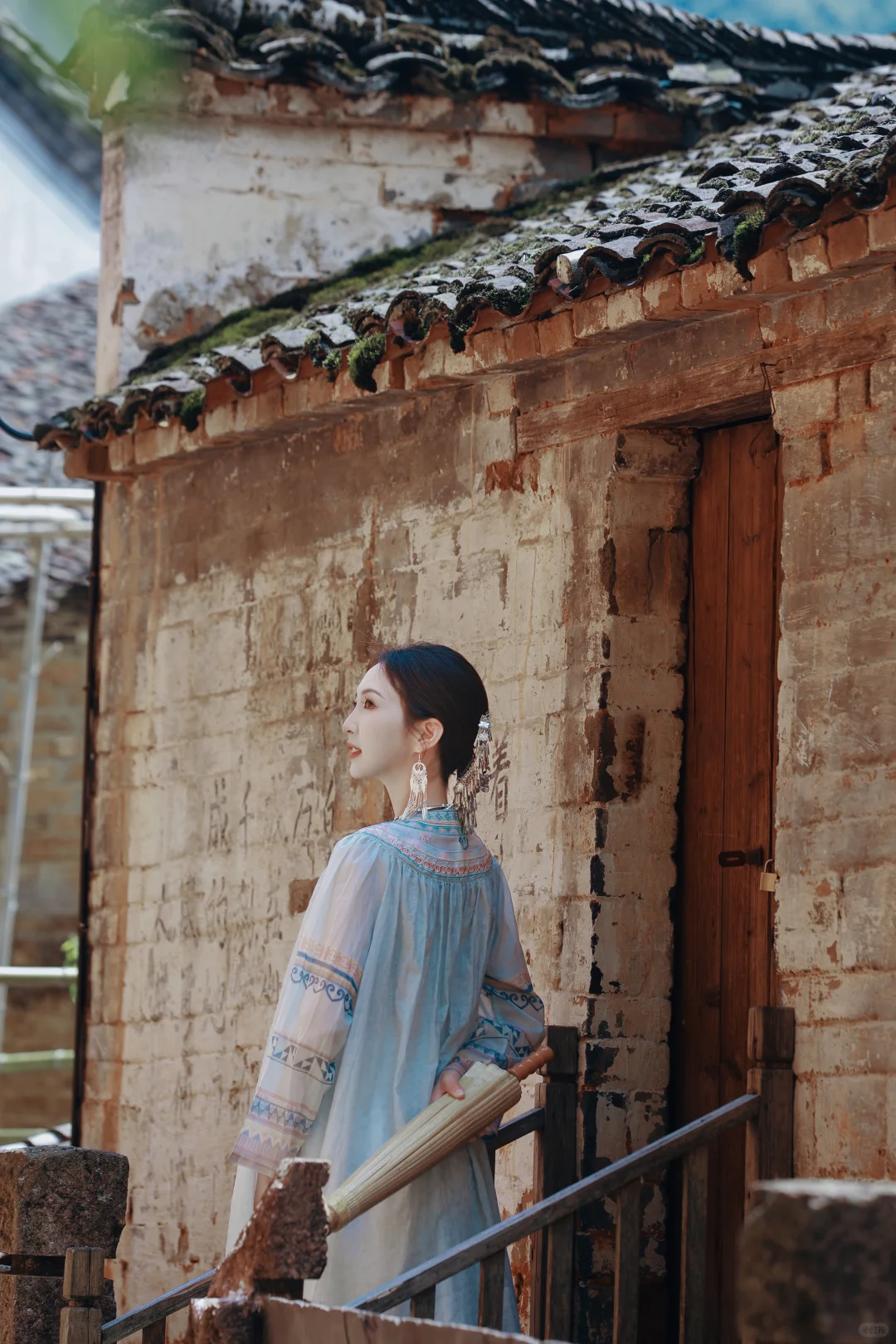 苗服在篁岭也可以拍出优雅的一面