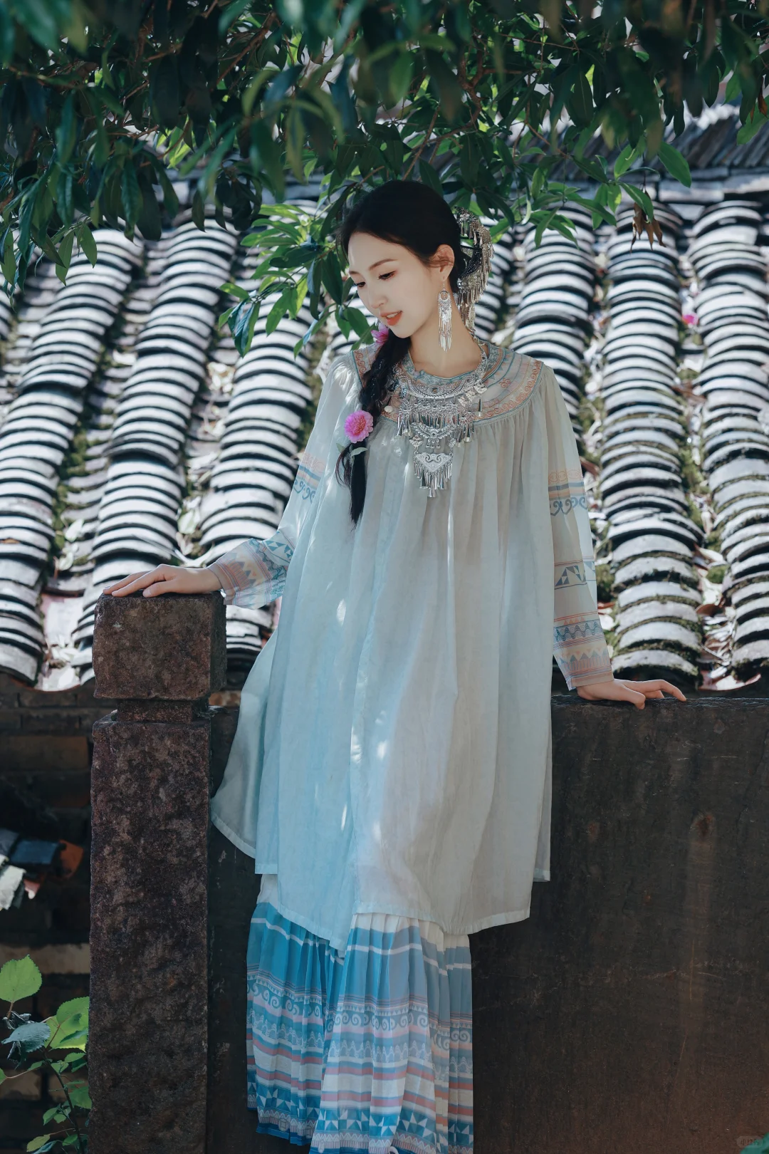 苗服在篁岭也可以拍出优雅的一面