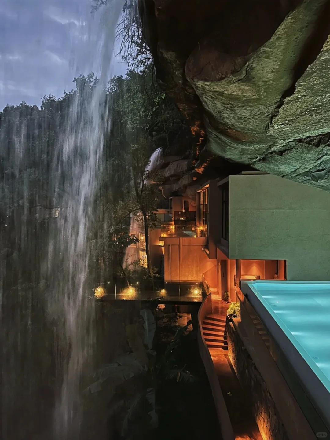 在贵州！老公选的悬崖瀑布酒店，后劲太大了！