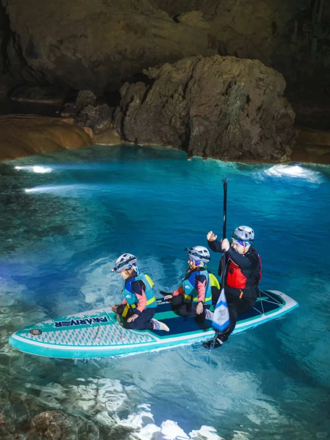 在贵州！老公选的悬崖瀑布酒店，后劲太大了！