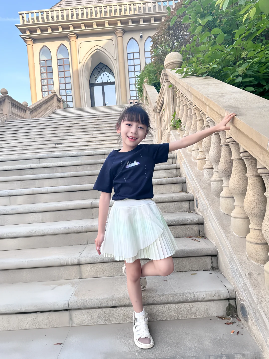 五月的青岛，小孩姐这一身好出片~