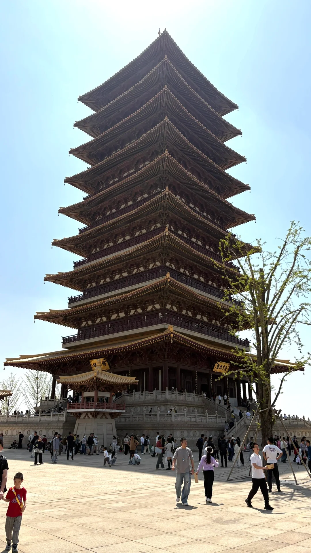 到此消沉虑，虔诚礼佛筵。