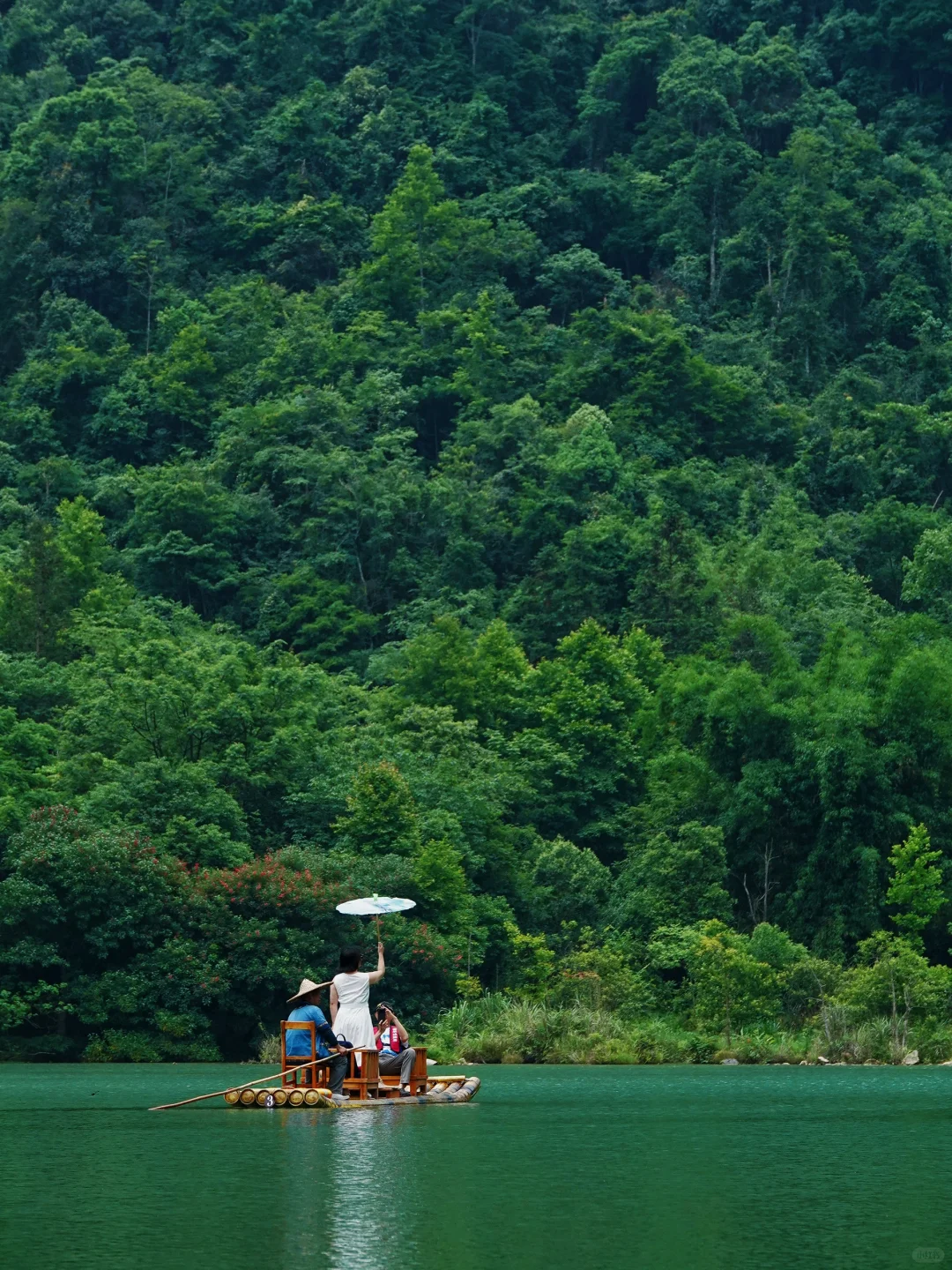 拍不全小七孔拍拍瀑布也不错