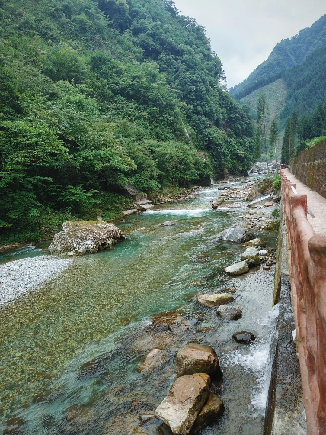 人少绝美瀑布🌿我闯入了绿野仙踪玻璃海！