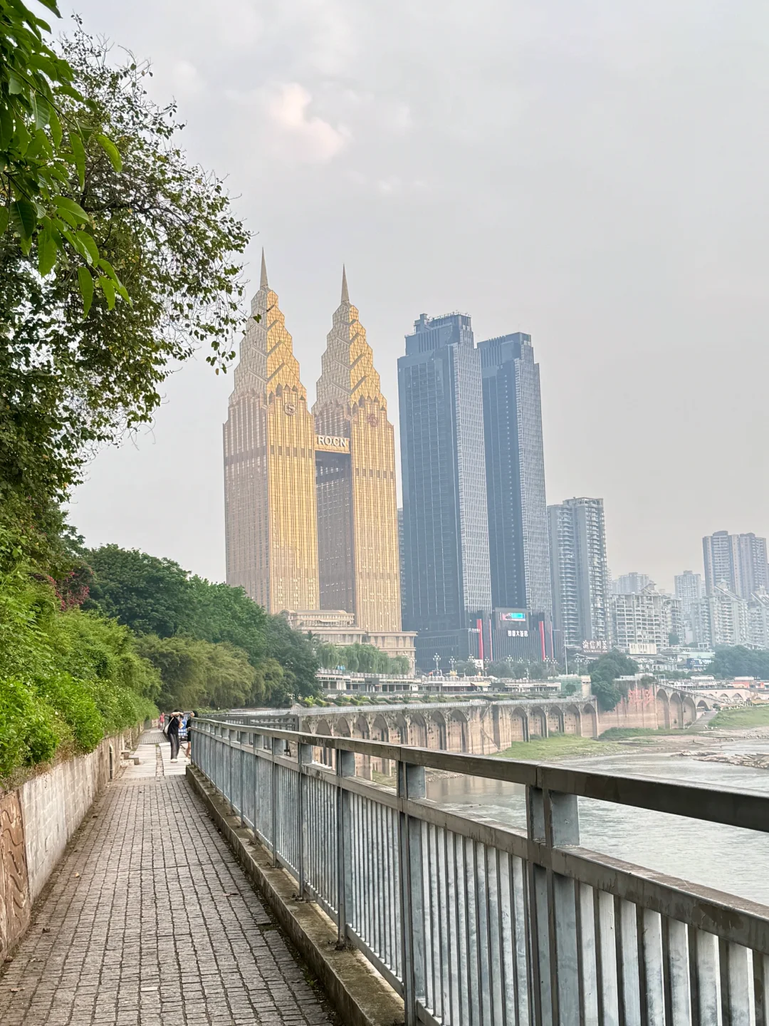 来重庆旅游，一定要留一天给南滨路！！！