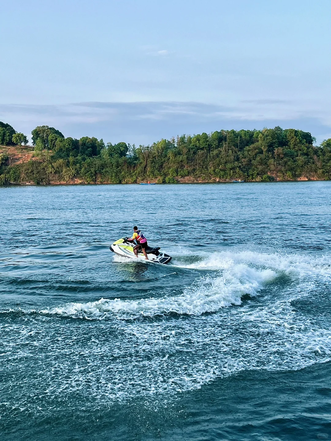 别信“小众海岛”鬼话!北海涠洲岛明明藏着….