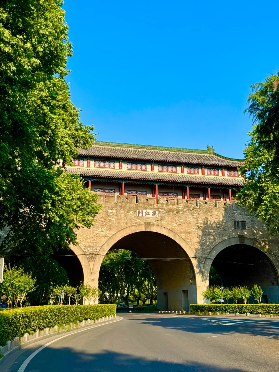 第一个发现南京这个机位的人是天才吧…