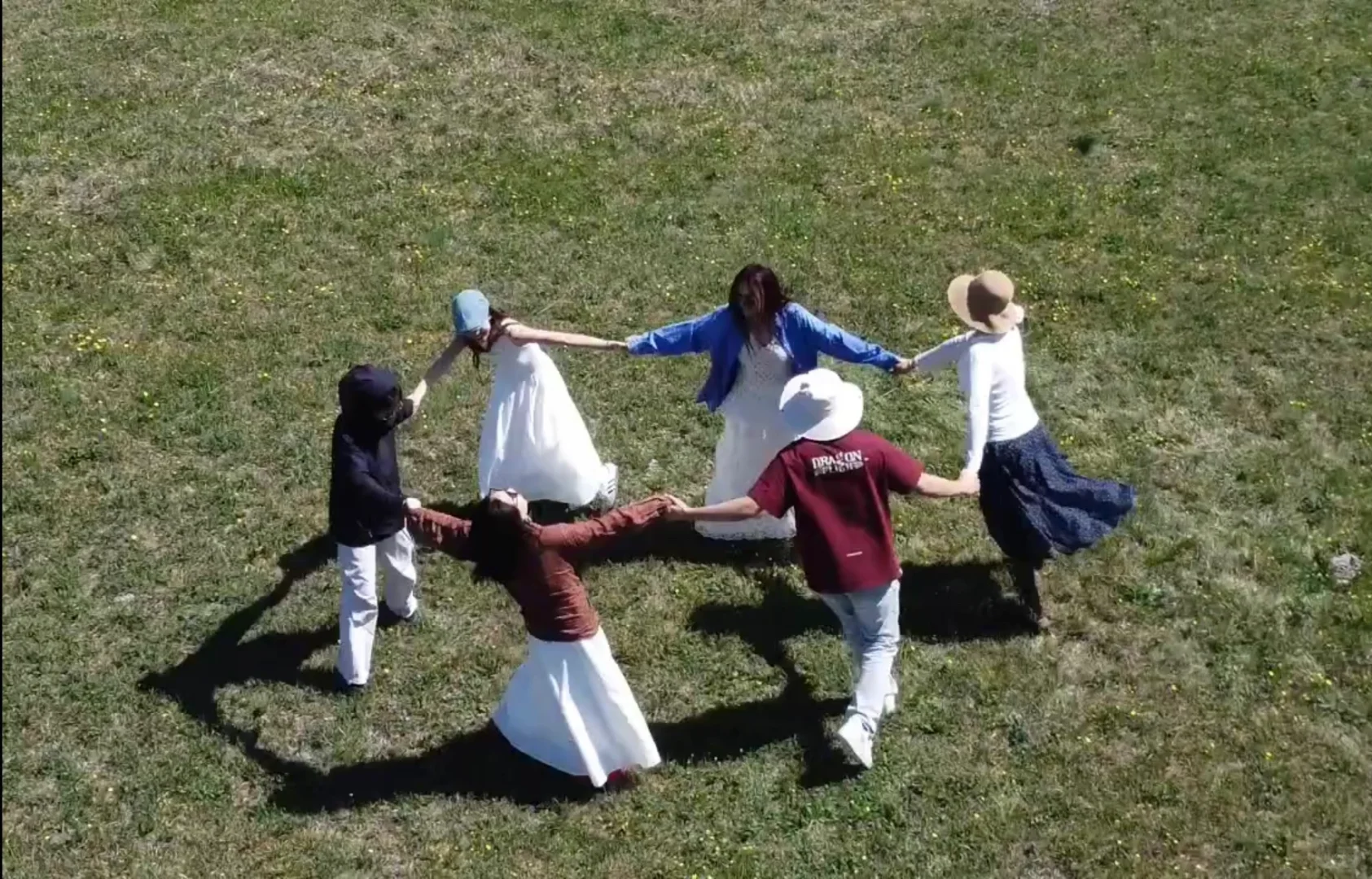 被困住的人儿在新疆找寻心灵的救赎