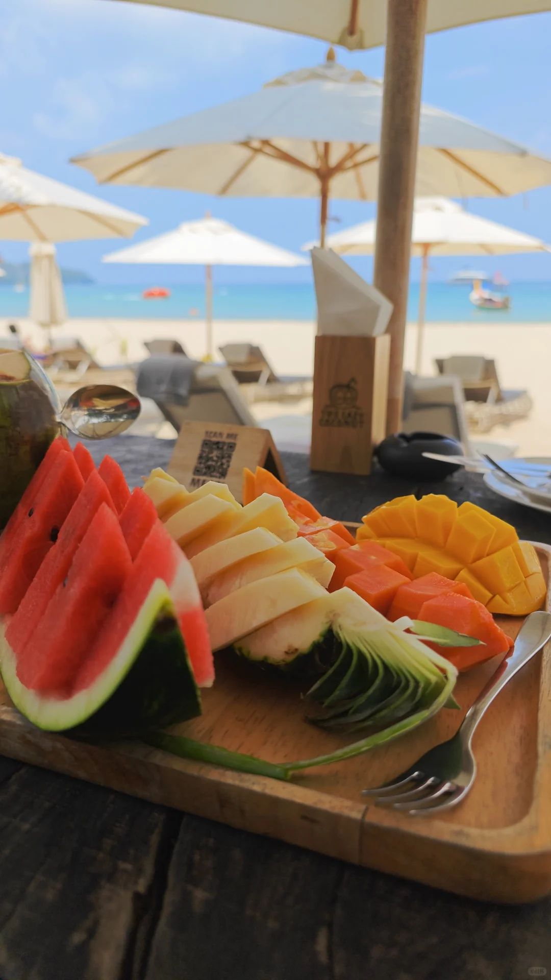 普吉岛🏝️｜我躺了一天的海滩泳池俱乐部