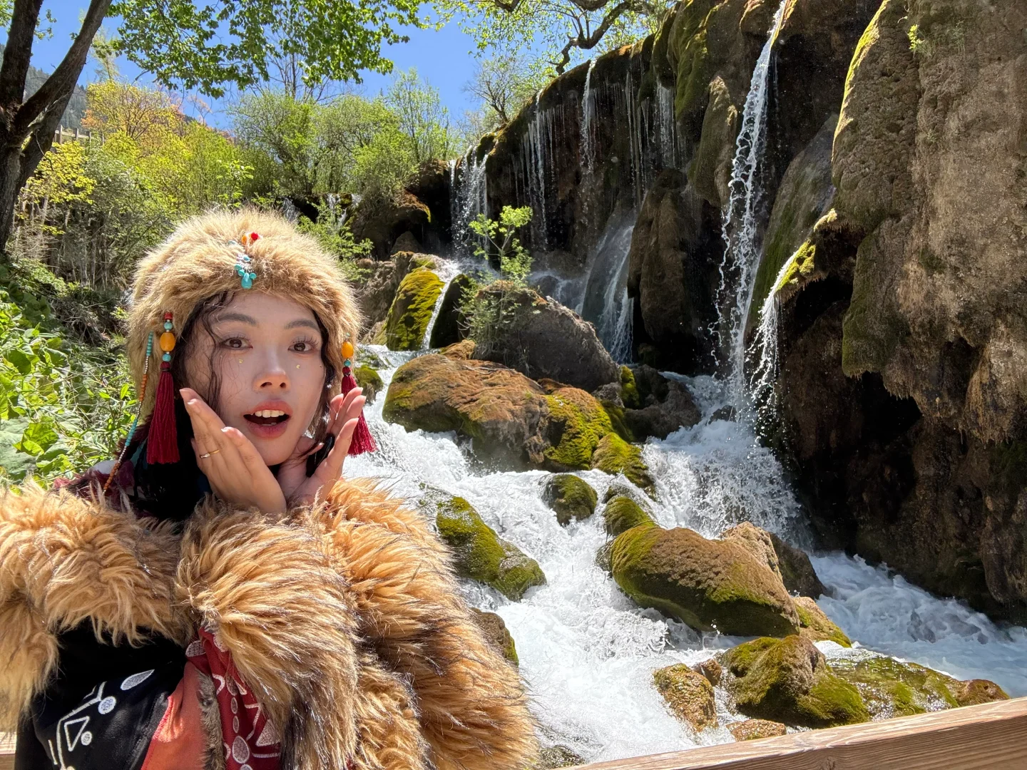 五一四川精华游：九寨沟四姑娘山熊猫基地三