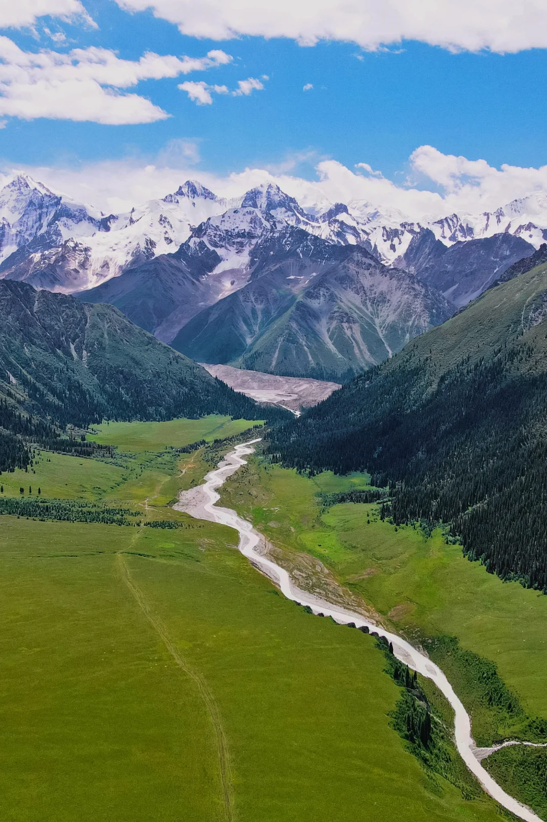 去过十几次新疆，说说我心中最美草原前三