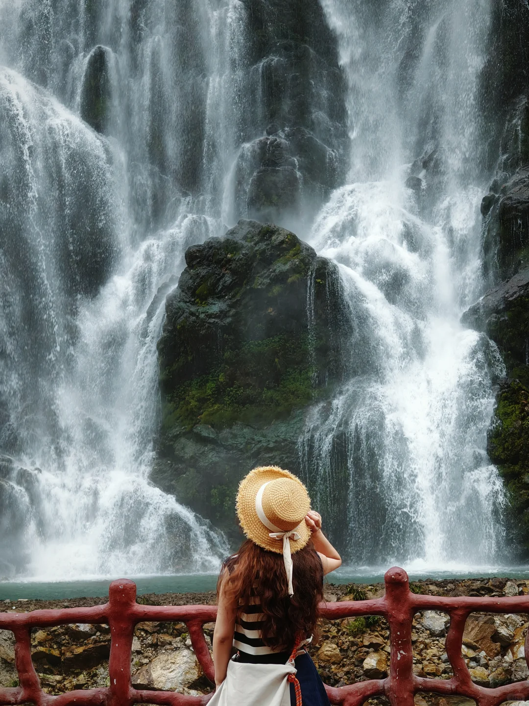 人少绝美瀑布🌿我闯入了绿野仙踪玻璃海！