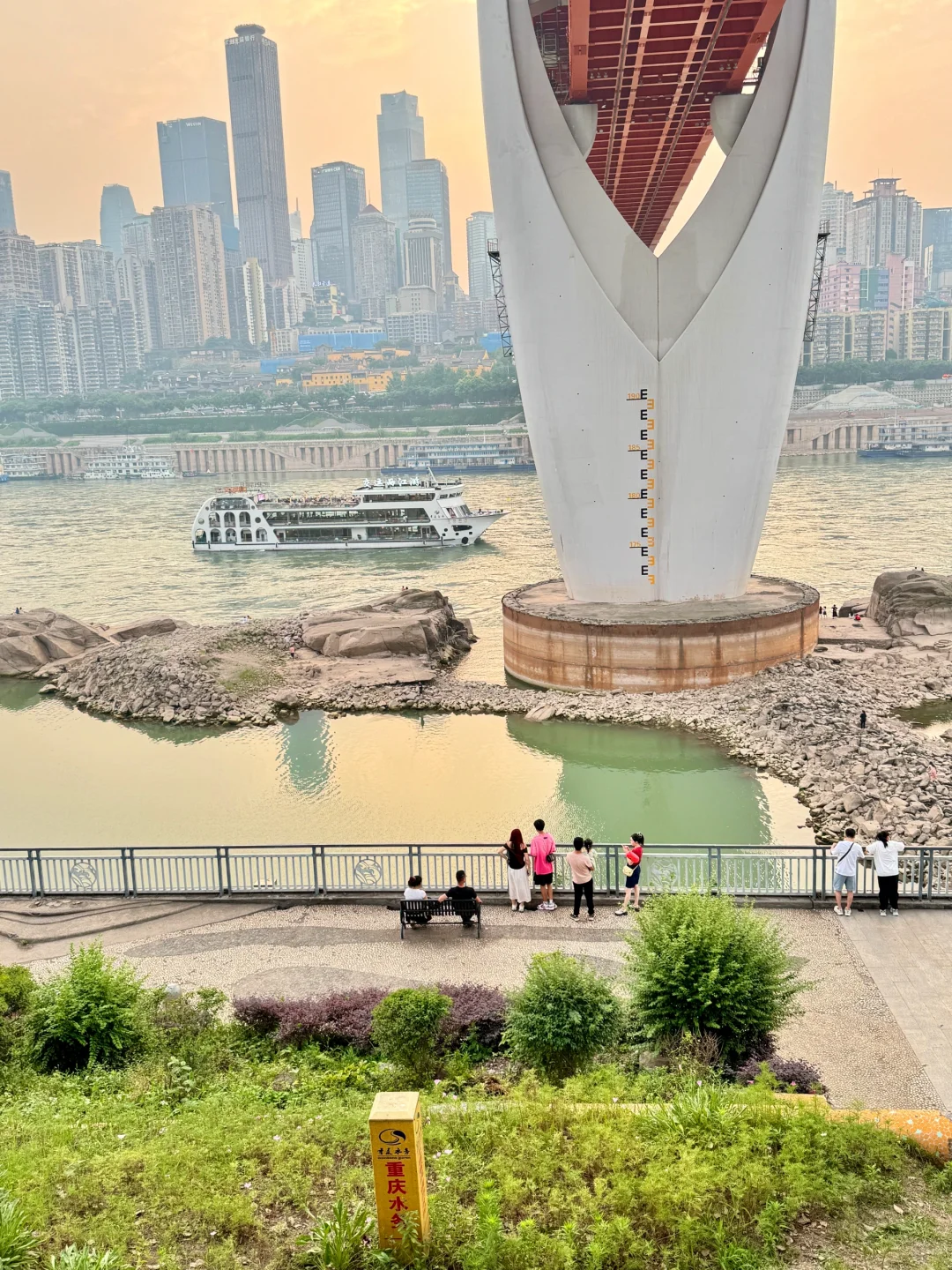 来重庆旅游，一定要留一天给南滨路！！！