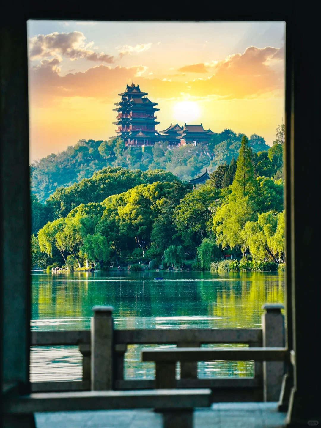 第一个发现南京这个机位的人是天才吧…