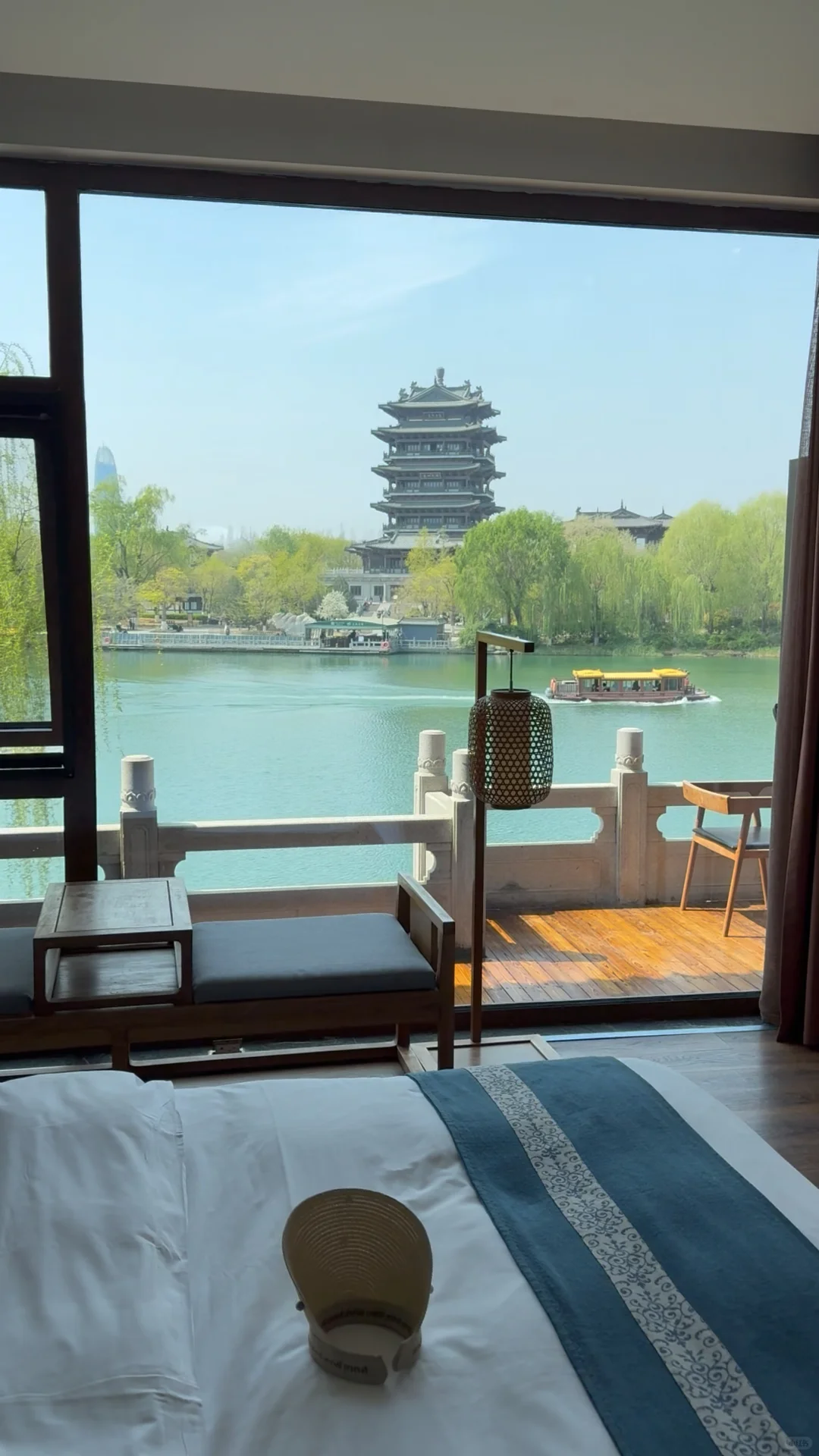 半城山色半城湖·济南