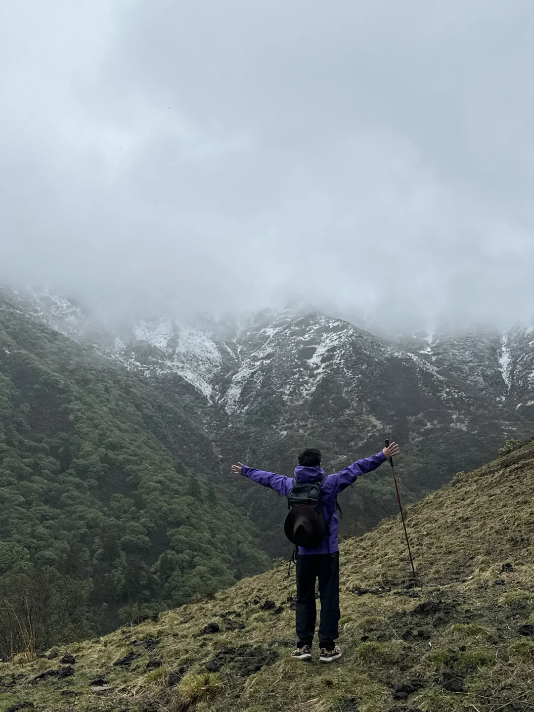 我在阿尔沟的雪山上找到了心动的感觉💓