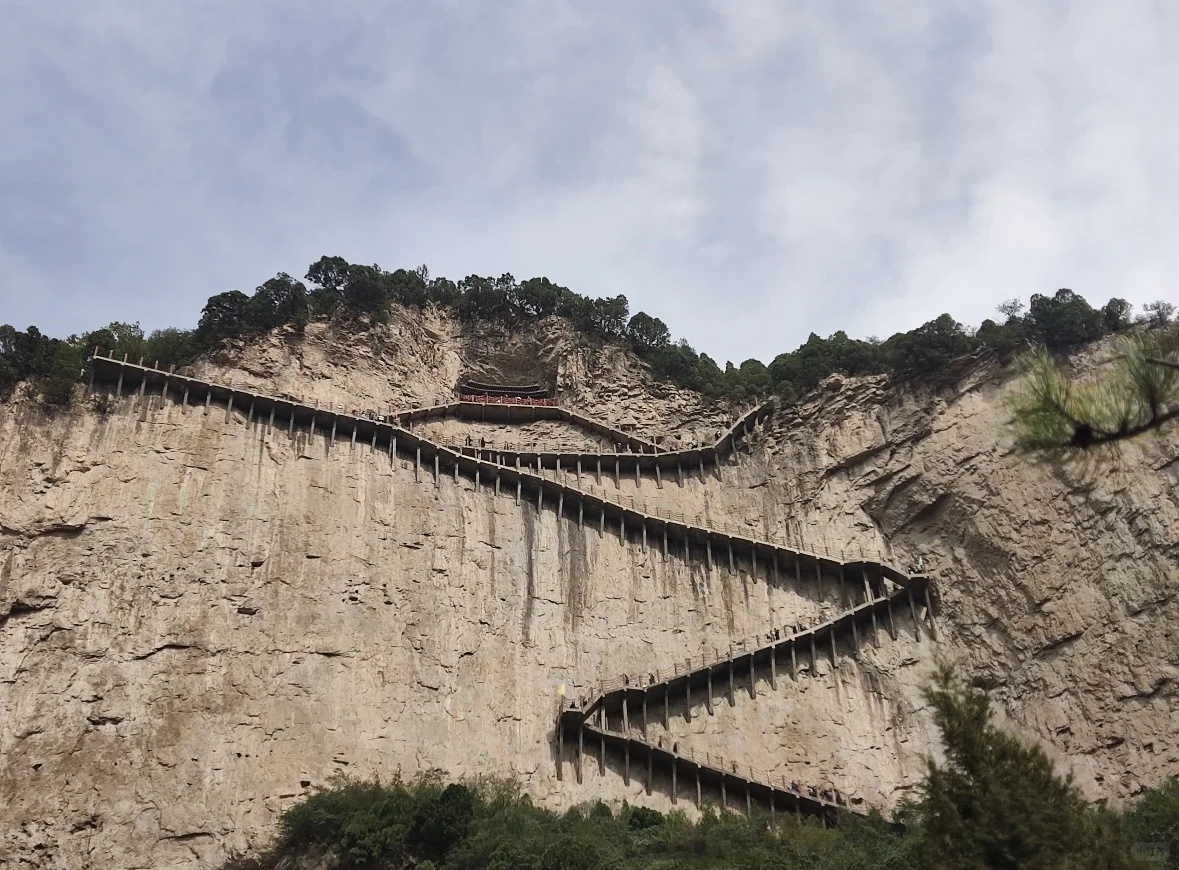 🌿 介休绵山:隐匿云雾中的仙境,你来过吗🌅