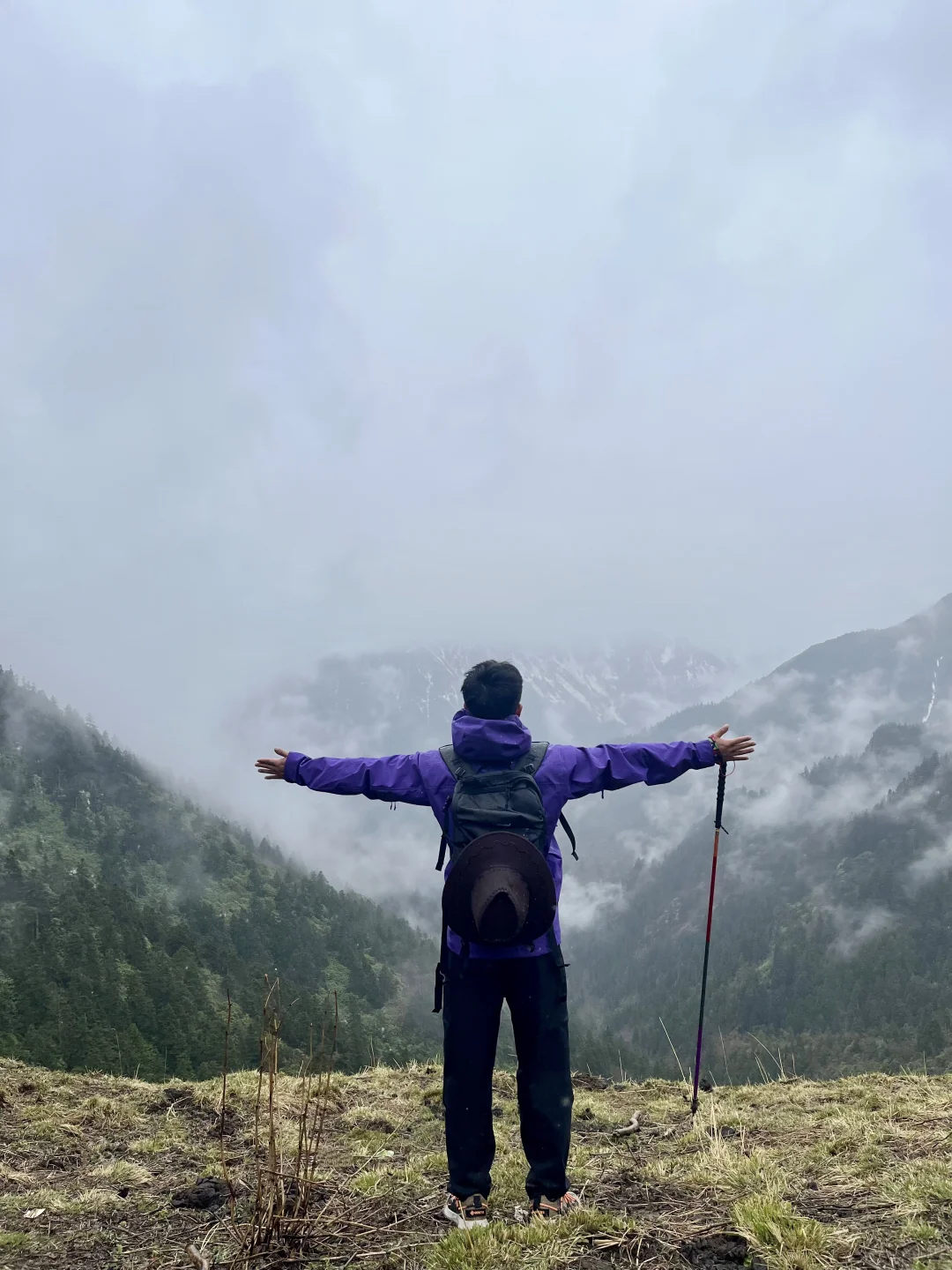 我在阿尔沟的雪山上找到了心动的感觉💓