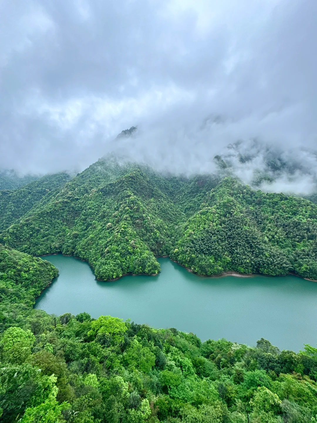 江西人嘴真严！！山上竟然都有悬崖动车了😧…