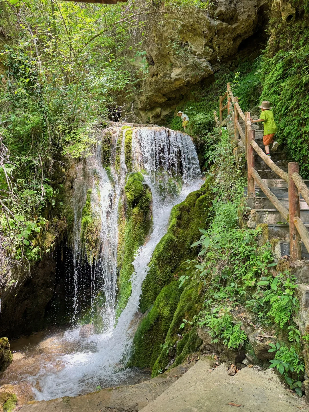 西安2天1夜✅带娃去童话森林住木屋玩瀑布~