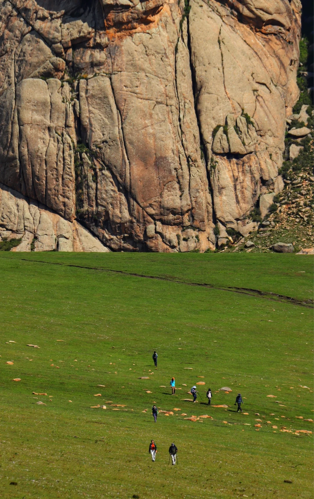 突然火爆的大青山 成为今年北京户外圈压轴