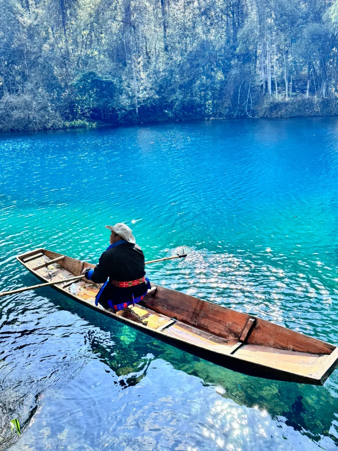 荔波小七孔｜晴天的卧龙潭真的赛九寨沟