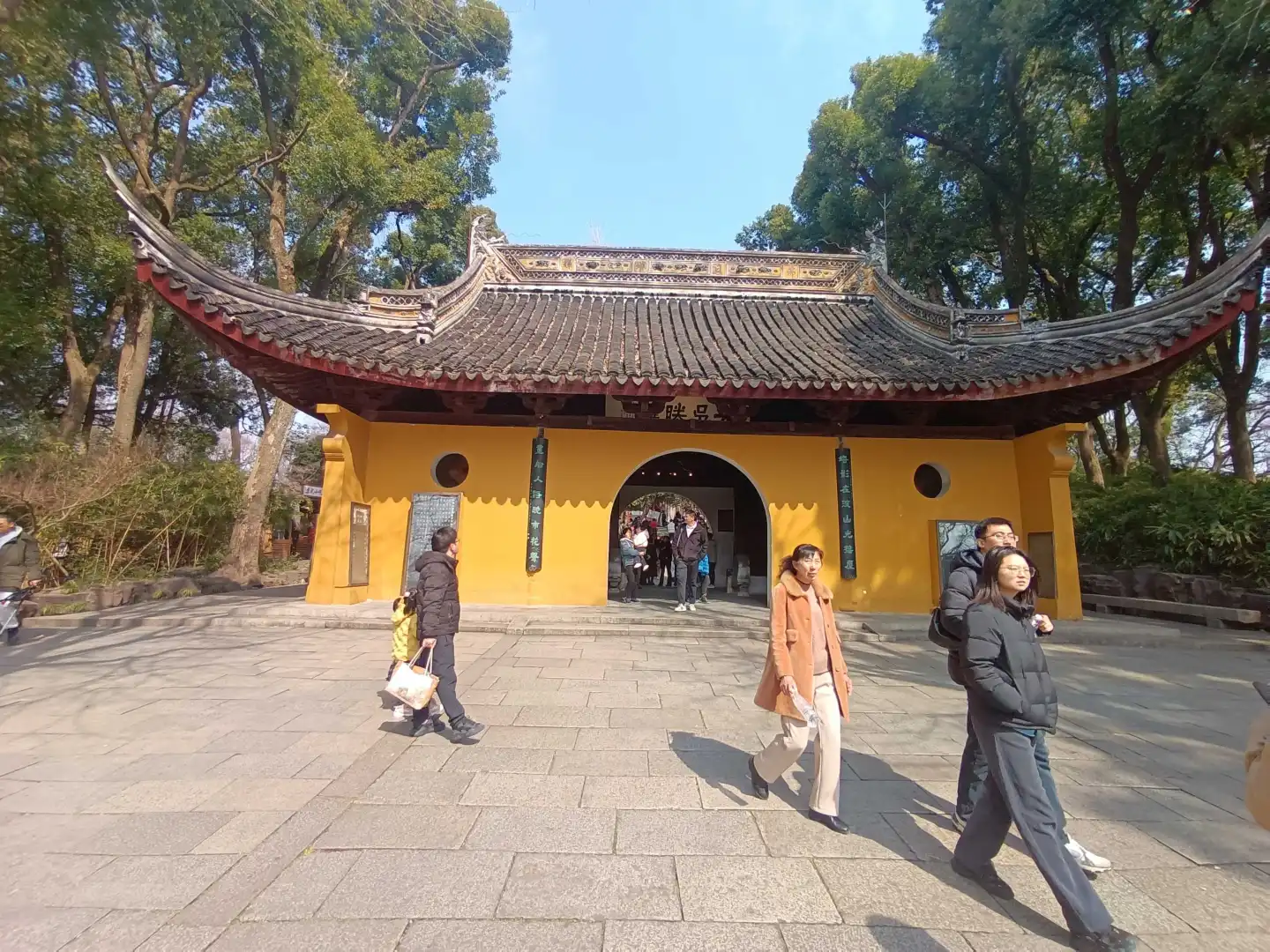 节假日出去逛一逛