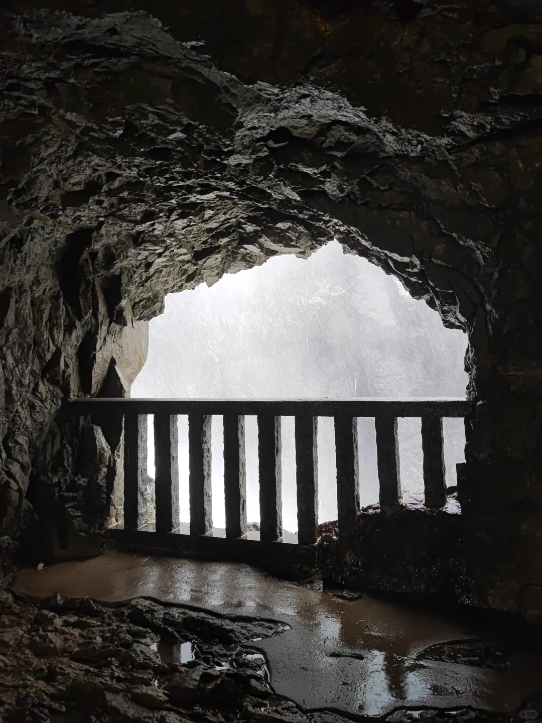 日溪峡谷瀑布景区