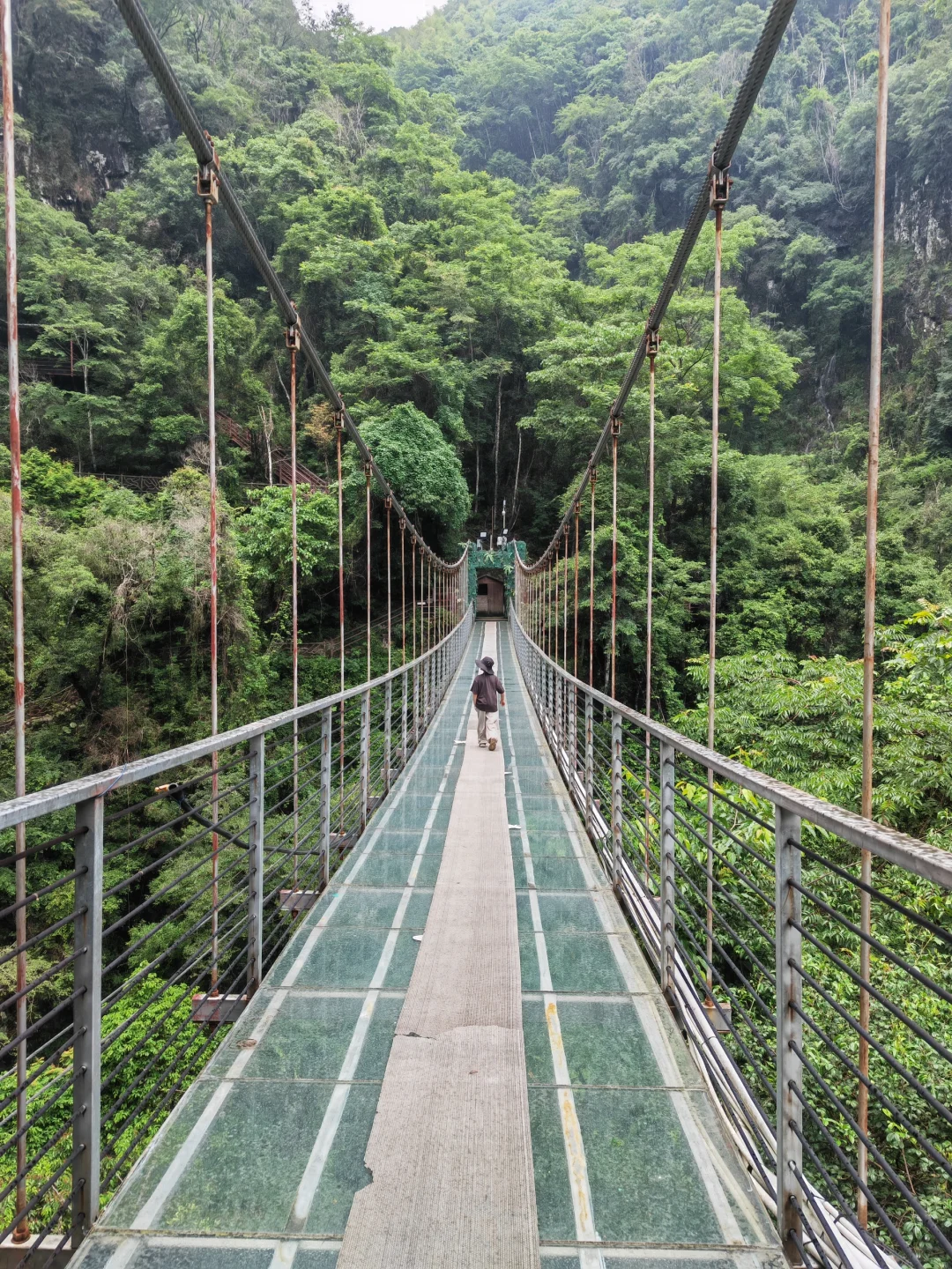 日溪峡谷瀑布景区
