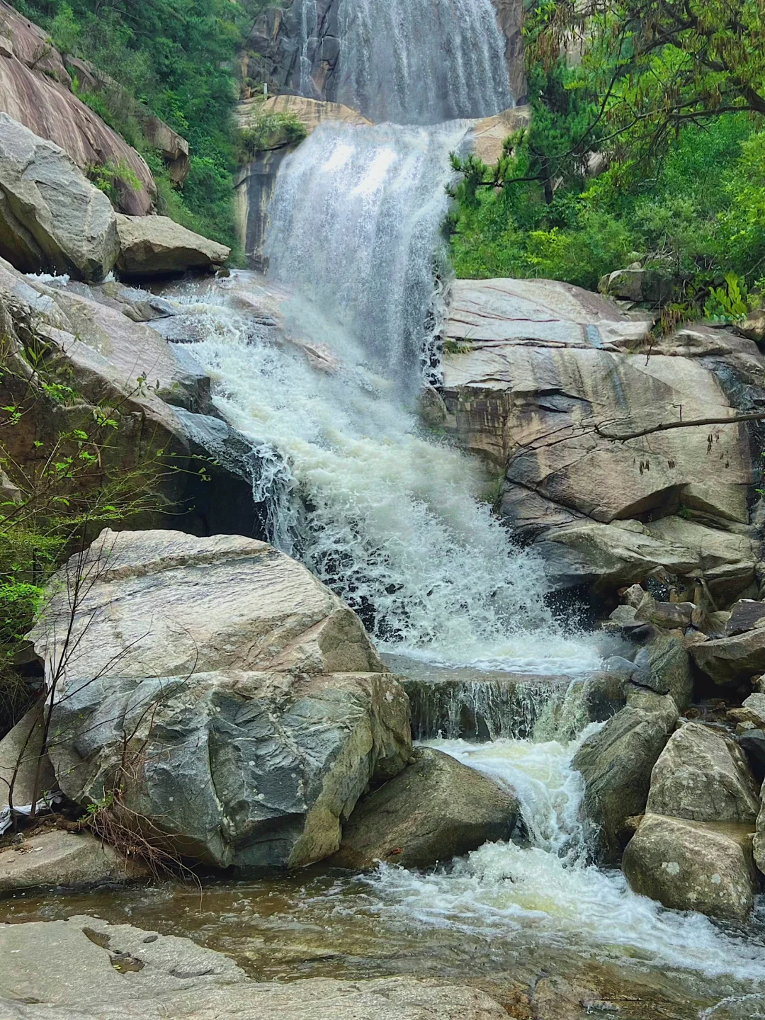 临沂嘴真严啊❗️竟藏着一条高山瀑布🌊附攻略