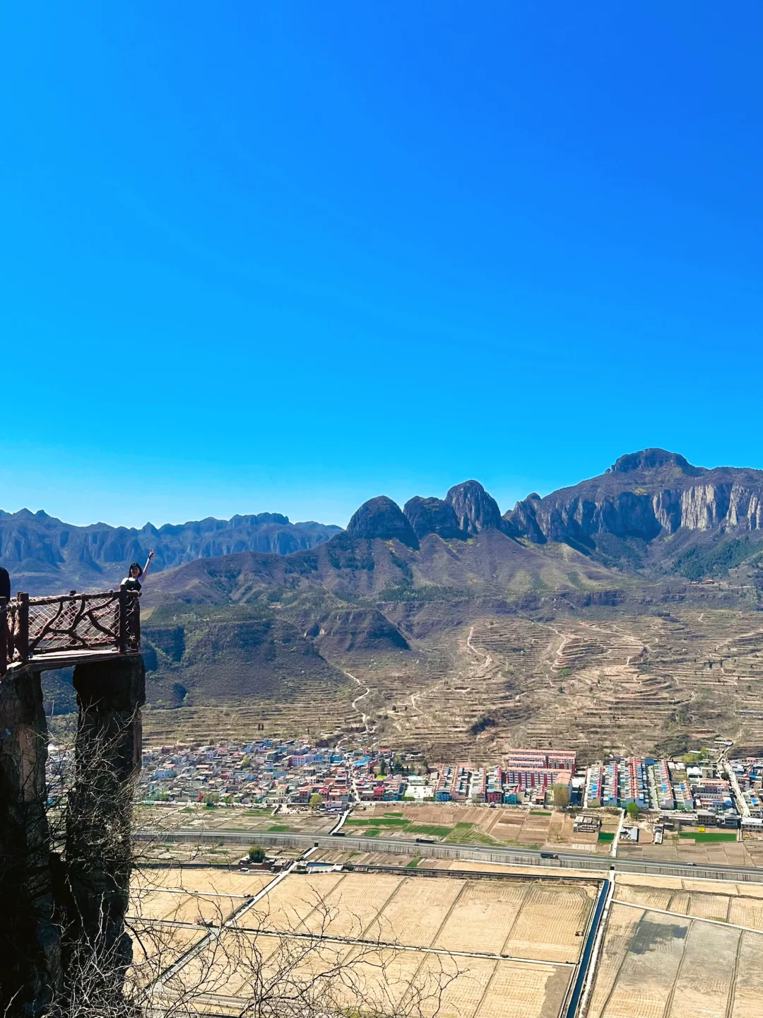 别人旅游看风景，我却在农家乐饿了一中午‼️