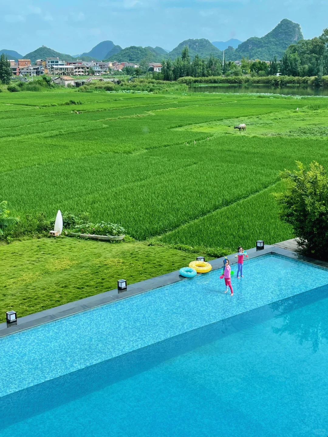 放弃大理了，暑假冲22°C的弥勒，人少景还美！