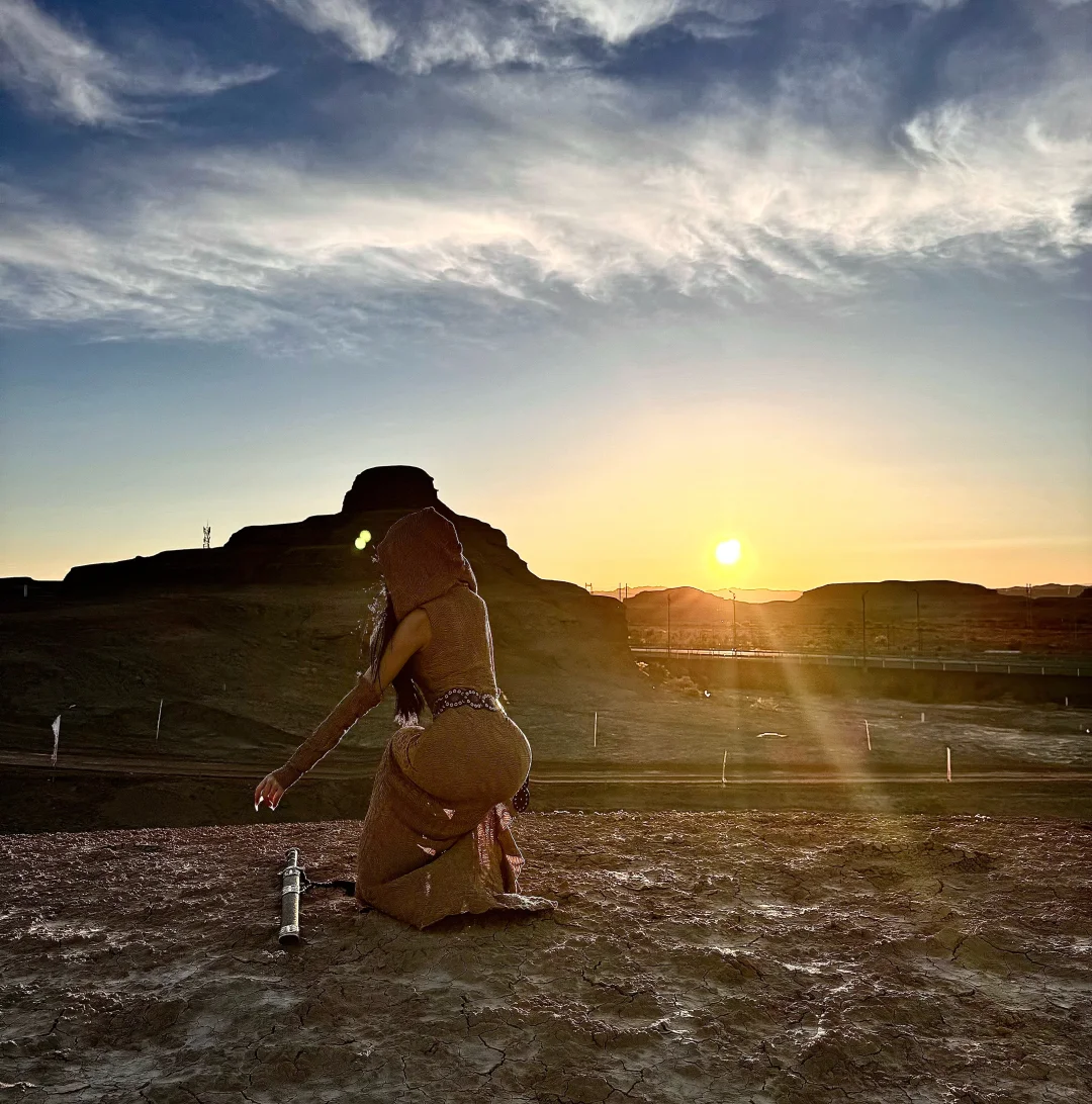 魔鬼城不用买票 成为废土风刺客