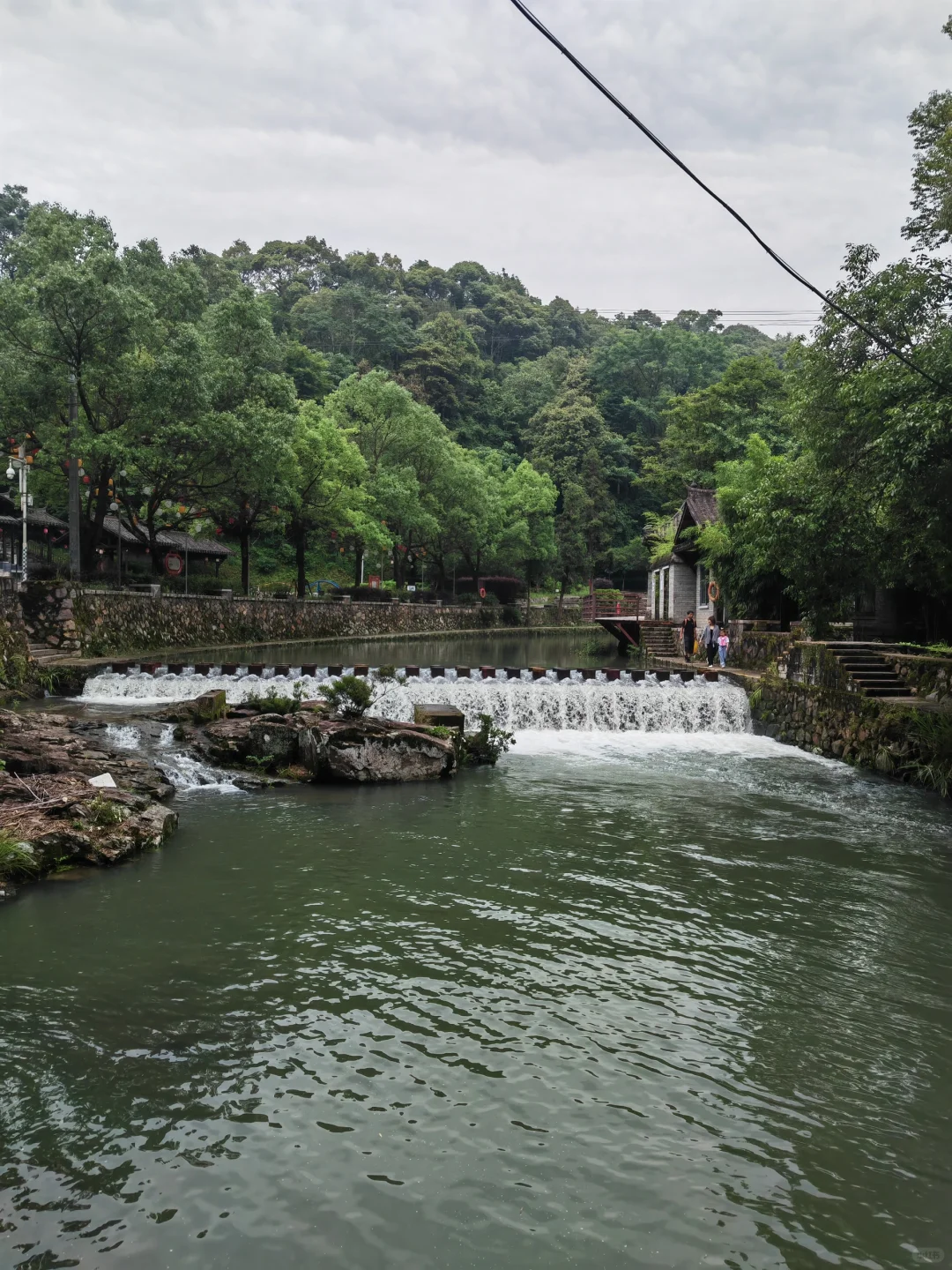 日溪峡谷瀑布景区