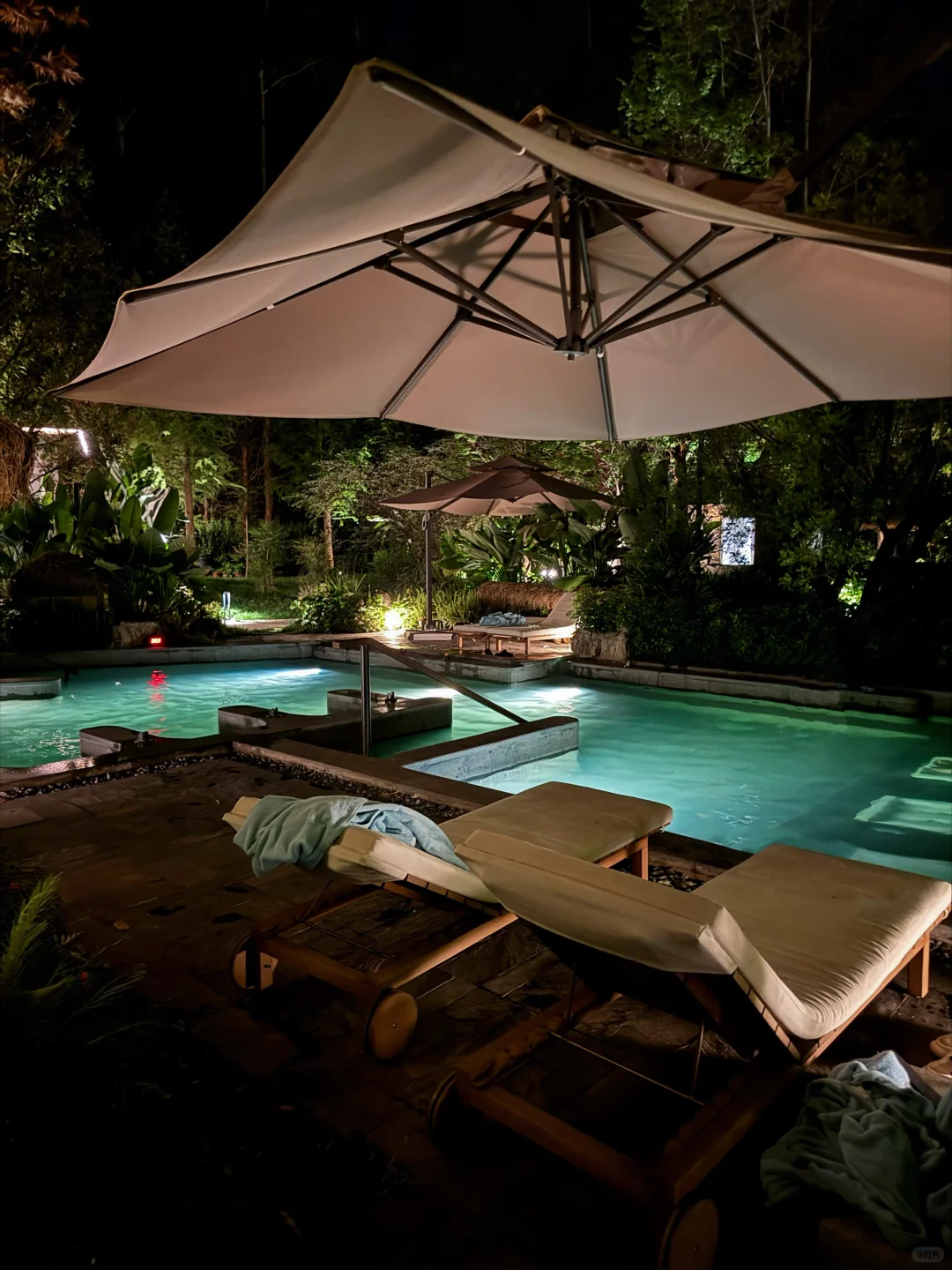 夜晚的森林温泉🌲♨️｜弥勒沐心谷