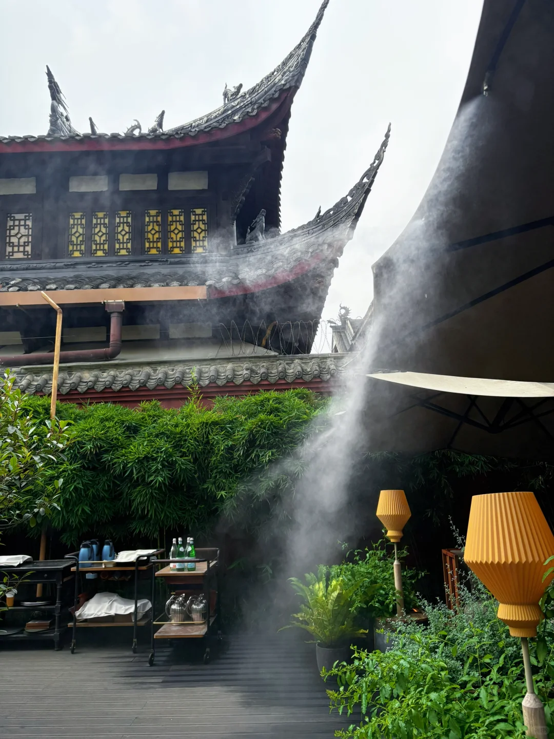 好爱这红墙青瓦 绿意深深 流水潺潺