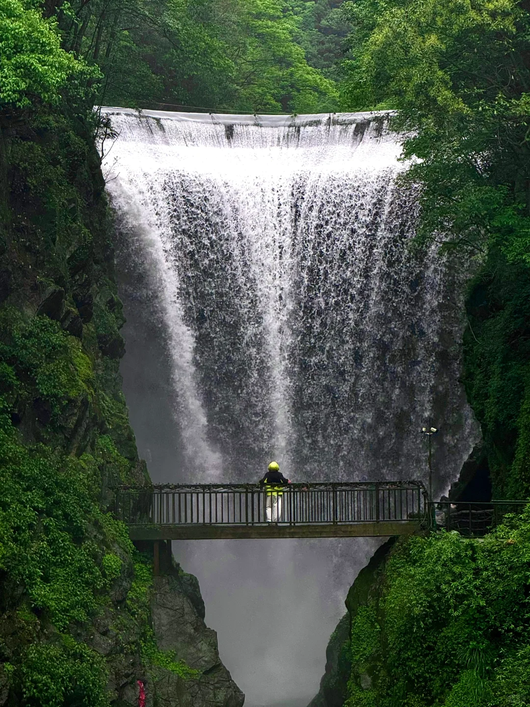 香火岩瀑布不再走弯路，带着景区平面图来的