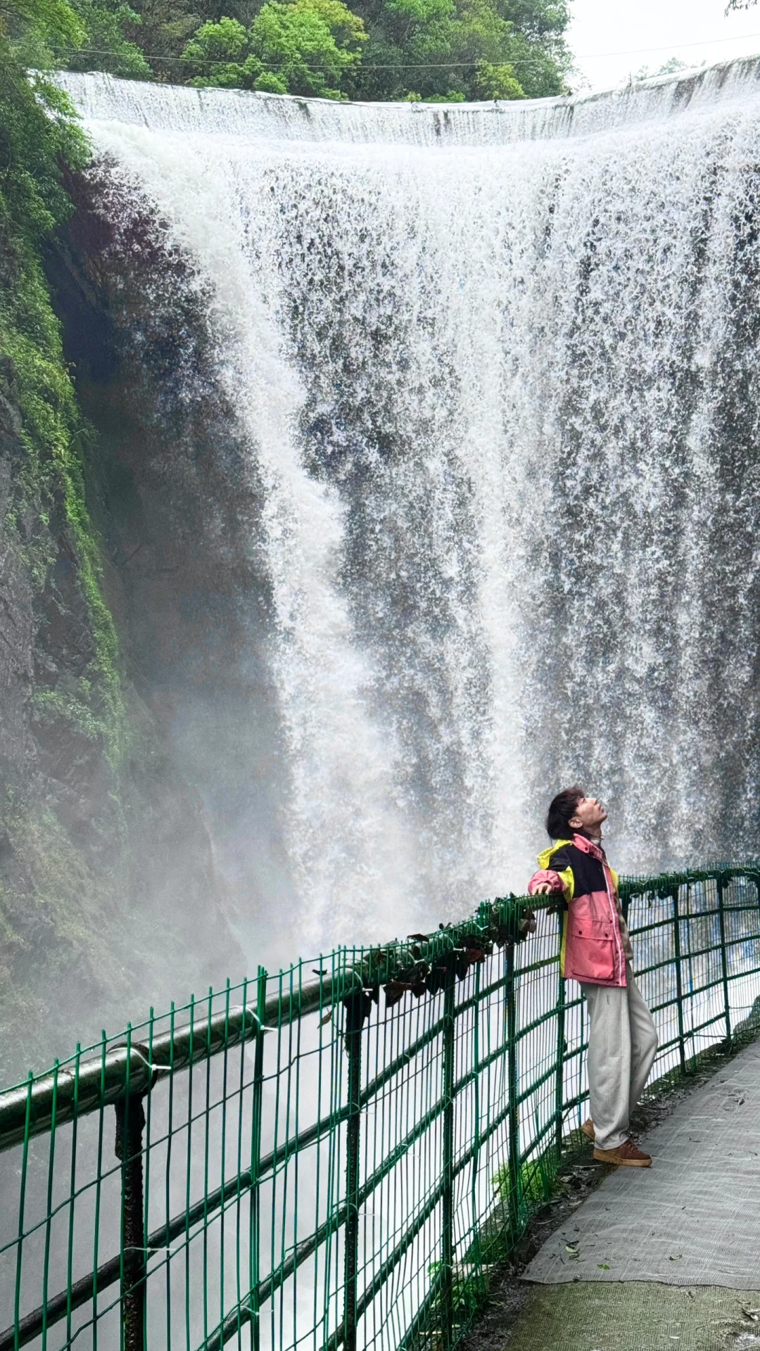 香火岩瀑布不再走弯路，带着景区平面图来的