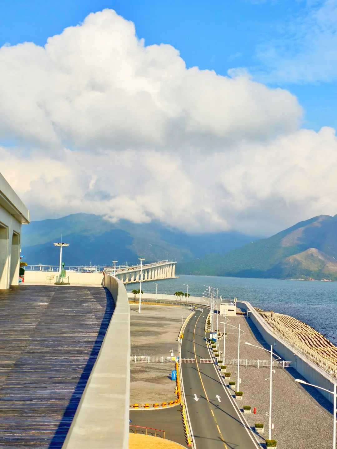 迄今为止，我最喜欢的夏日海边城市出现了…