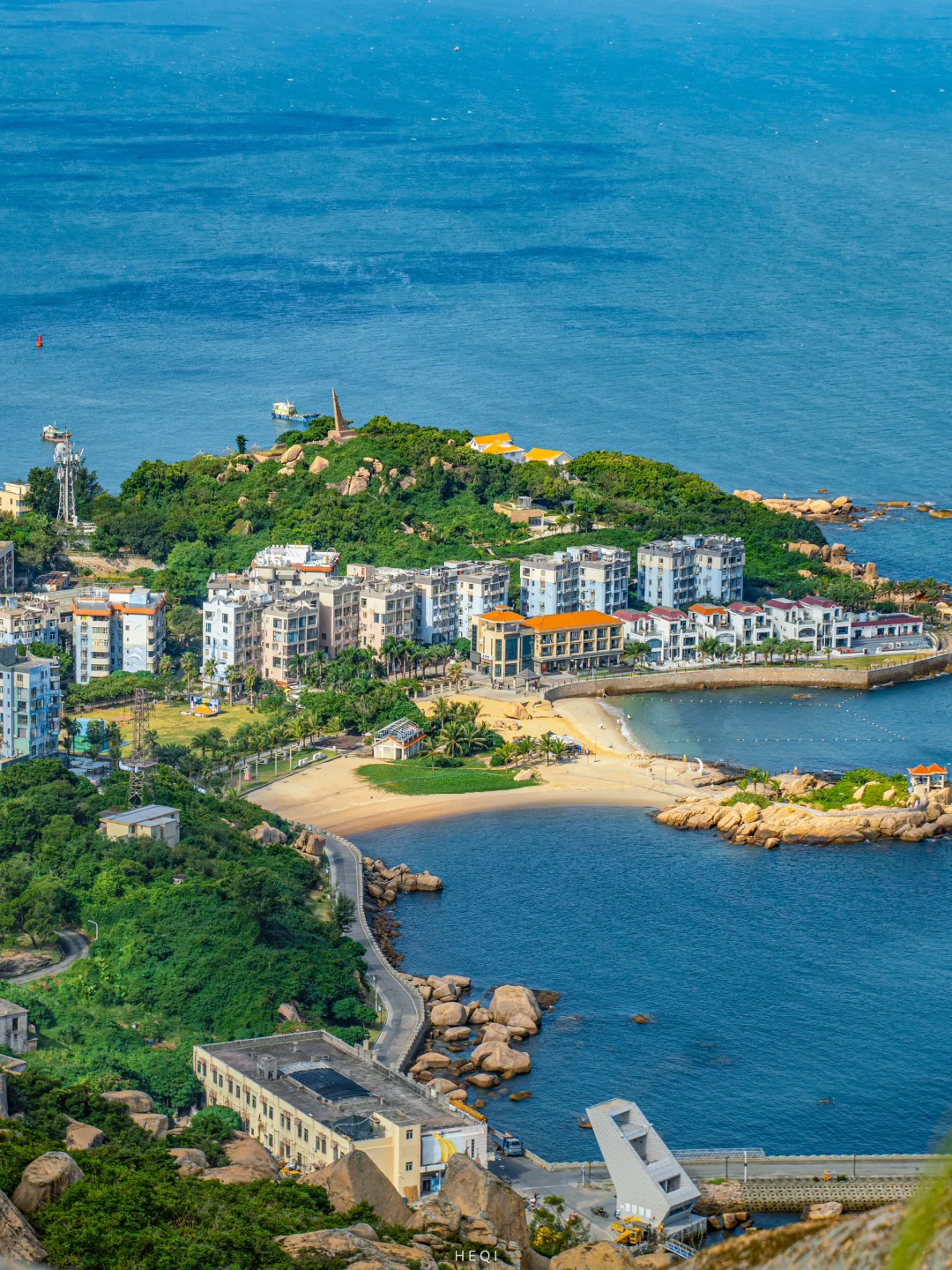 迄今为止，我最喜欢的夏日海边城市出现了…