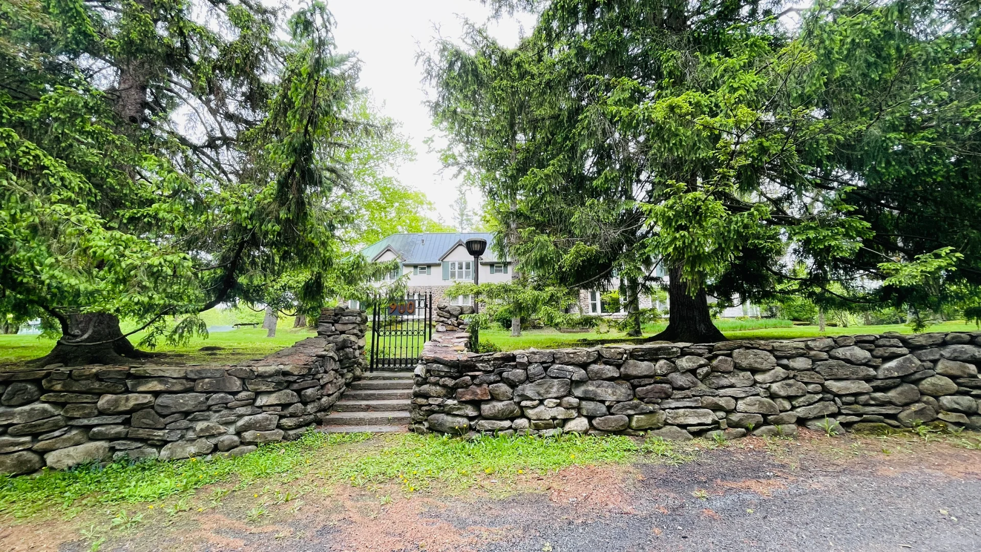 今天游览了Mont St Bruno Natinal parc