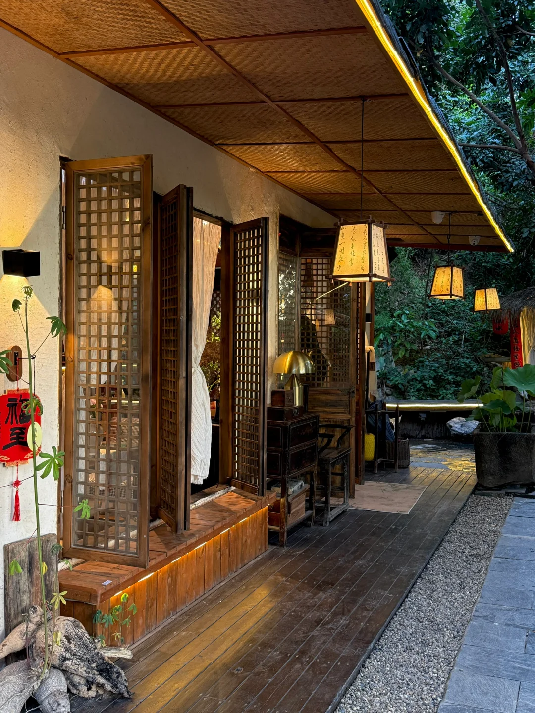 深圳新开的！！依山傍水的林间小院（live图）