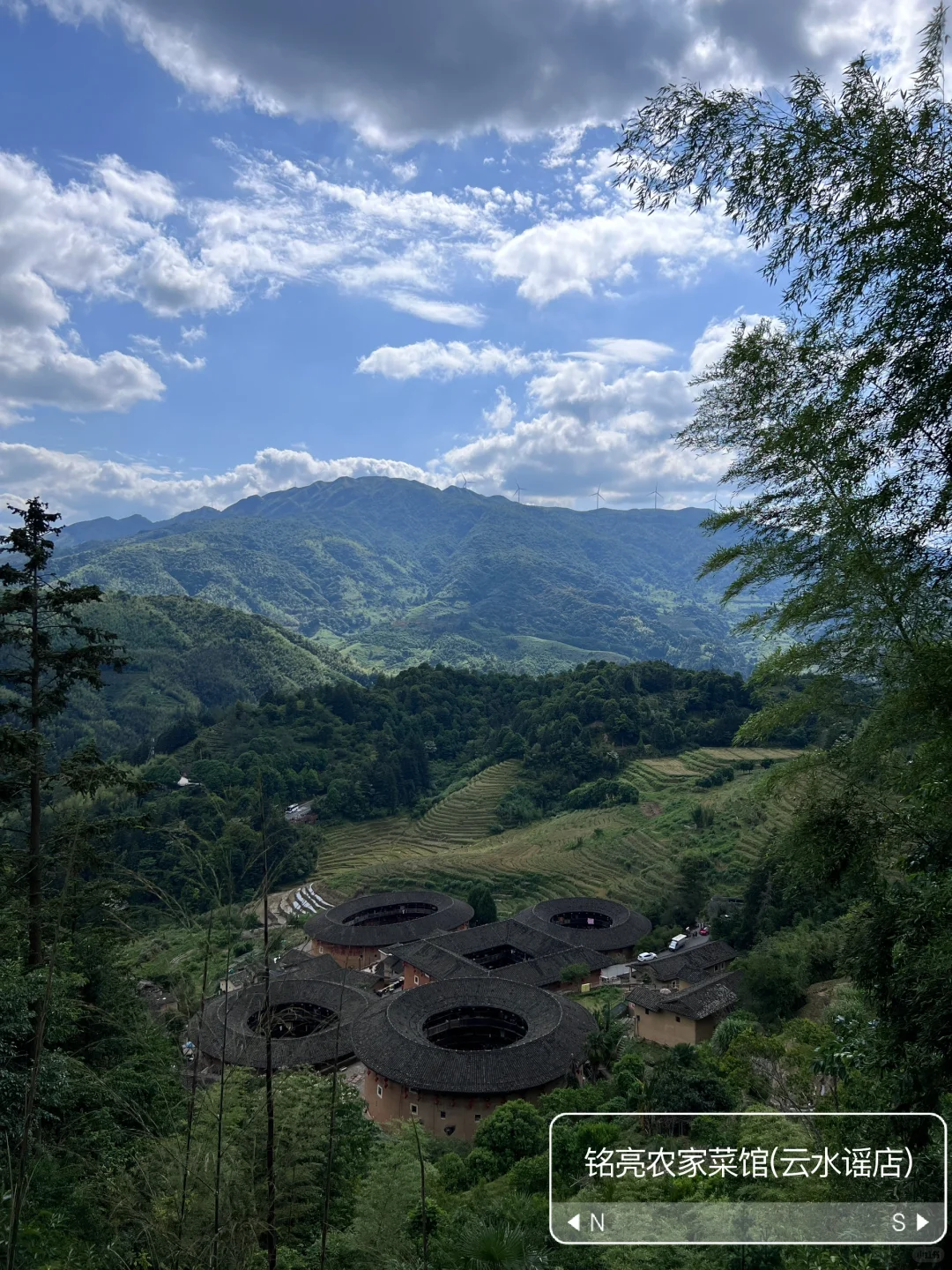 福建土楼田螺坑土楼群