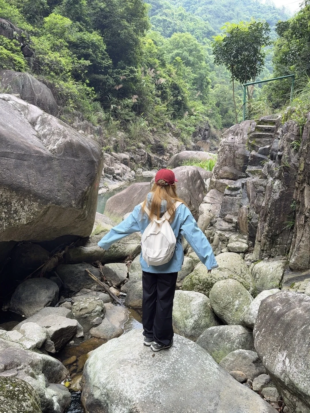野山谷！爬山爬谷还爬门！🧗