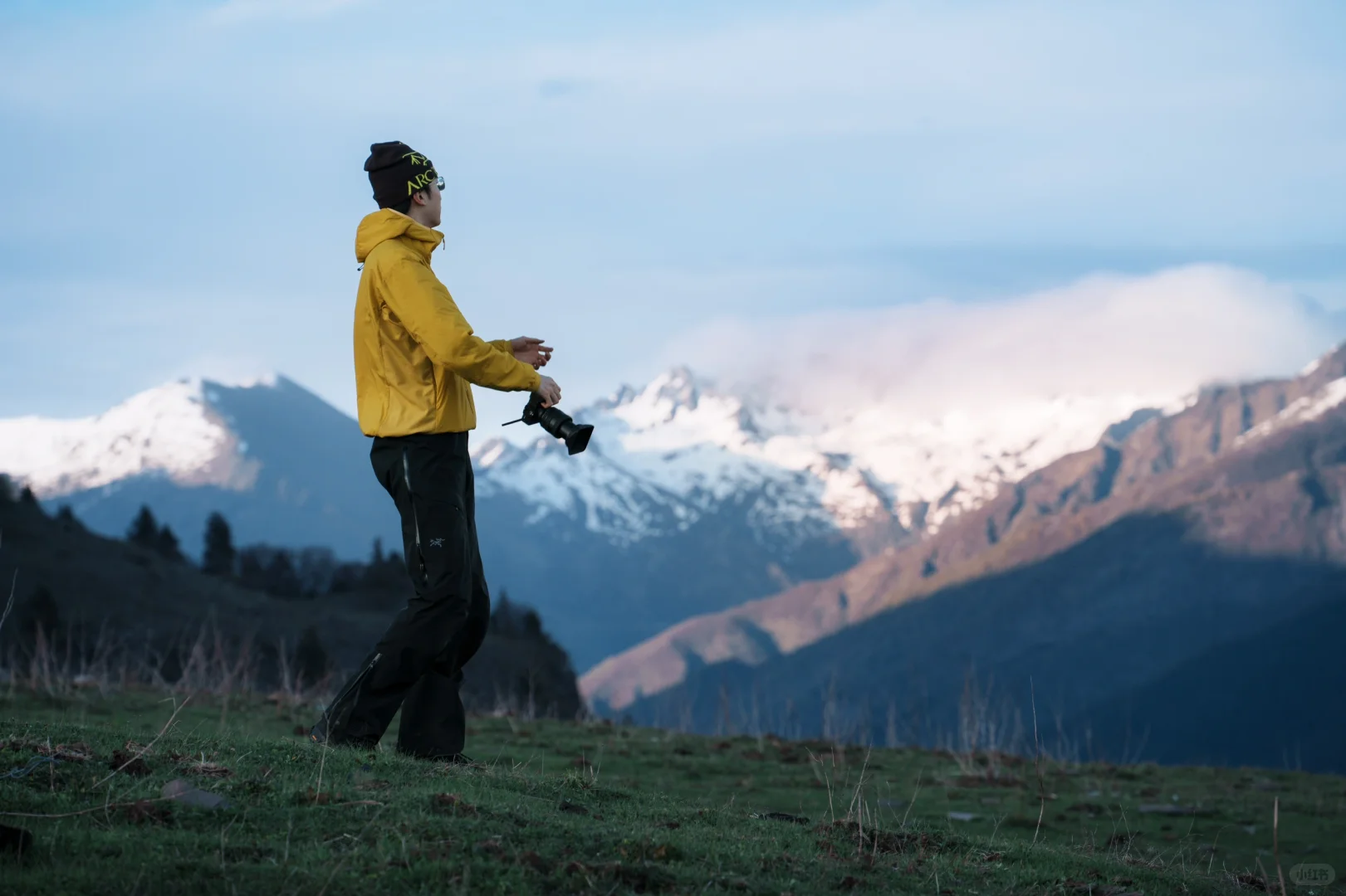 放牛的村民问我俩在等啥