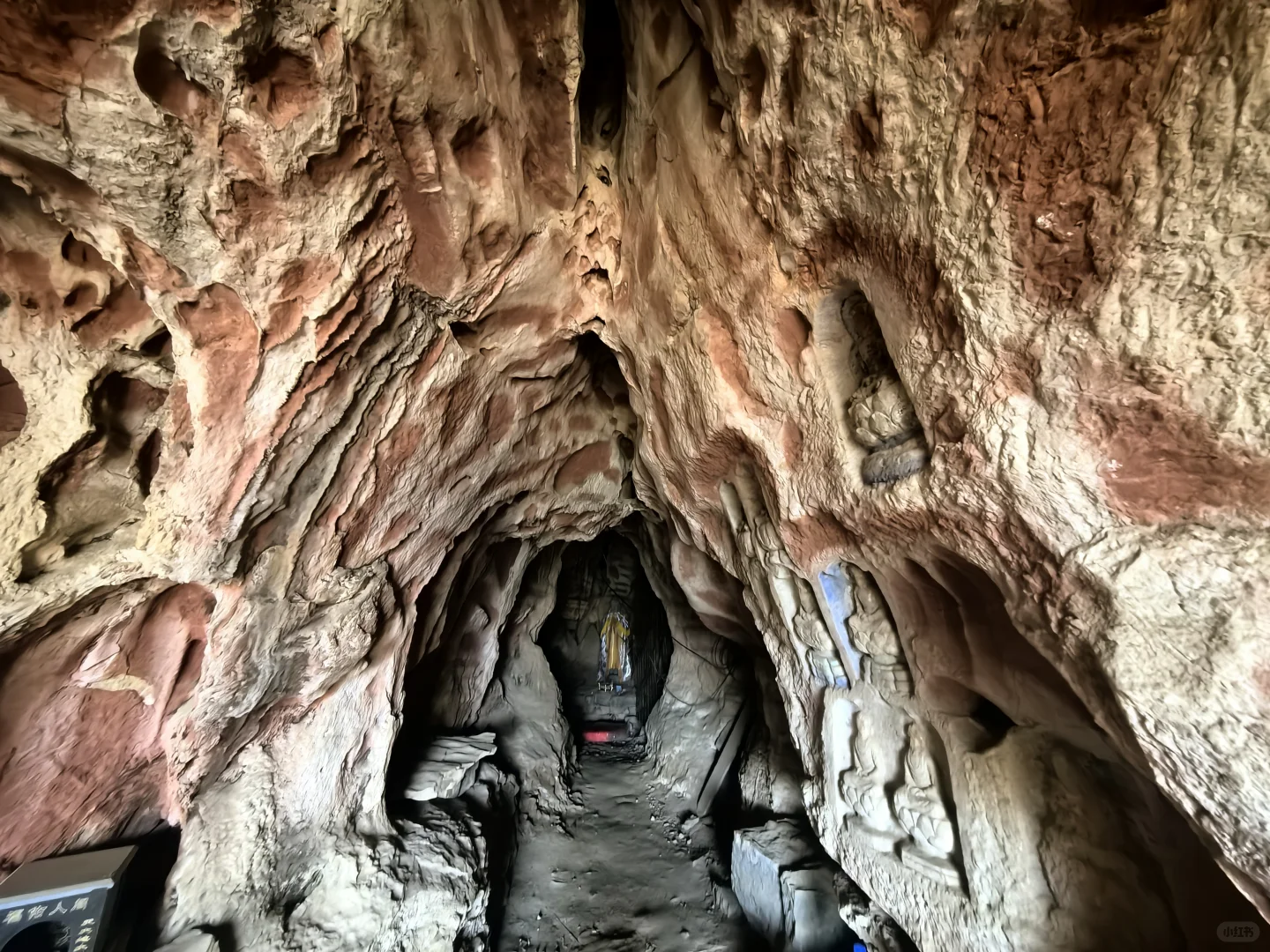 访古笔记 | 悬崖上的佛窟 漫天神佛具象化