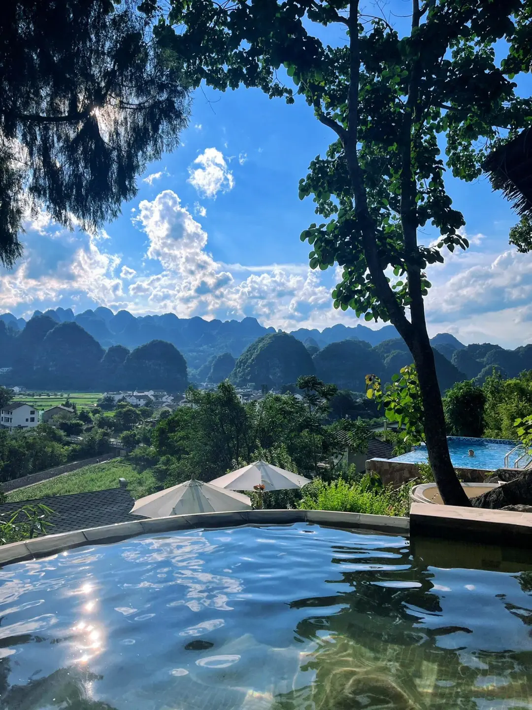 带娃去了22°C的兴义，真比瑞士还震撼…