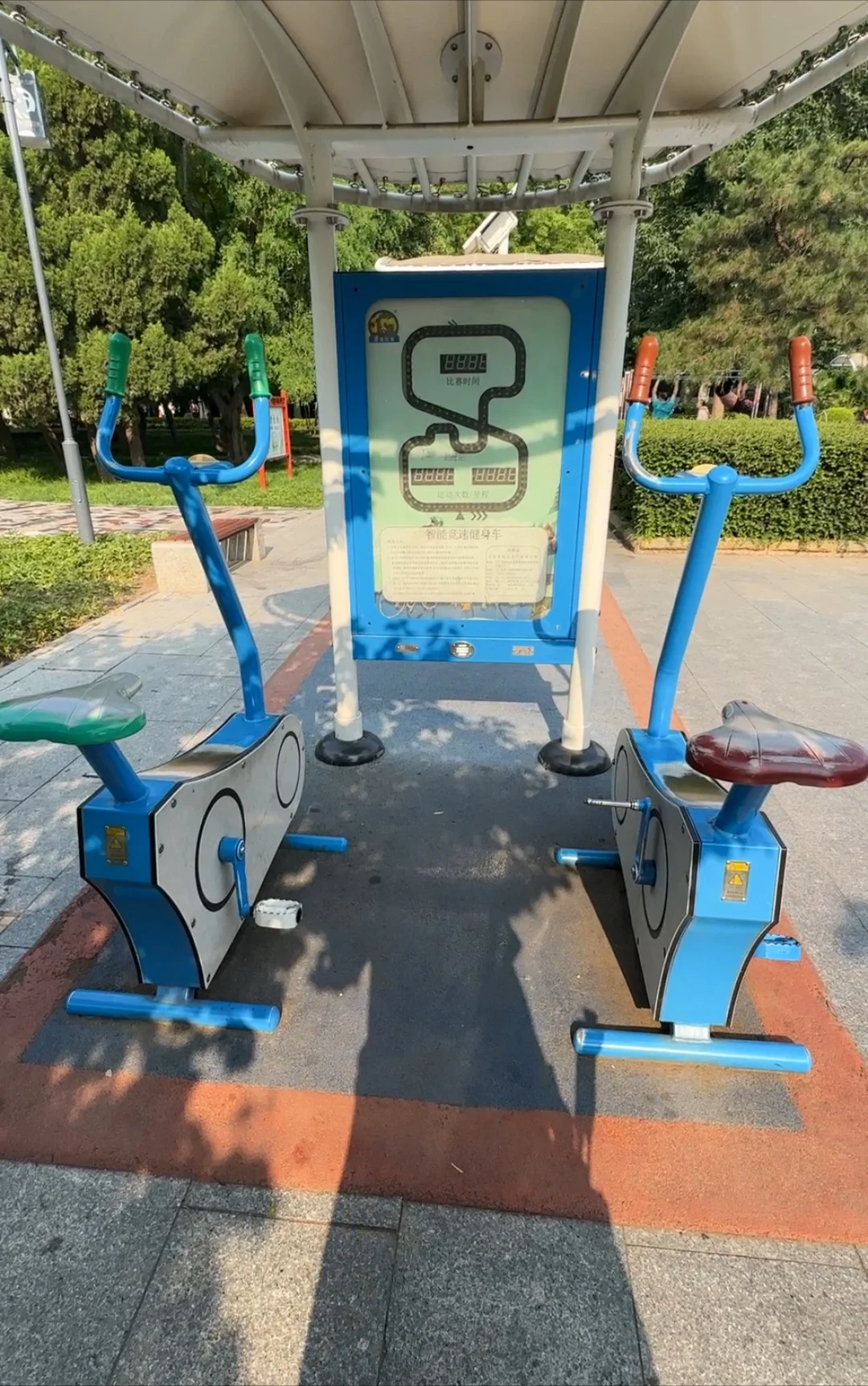 邯郸有点东西❗公园大树开瀑布